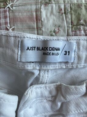 JUST BLACK DENIM - Made in USA. White Denim Crop Jeans - 31